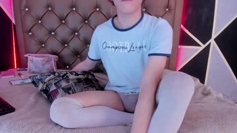 Max lover1 online show from December 2024 05:51:02 PM