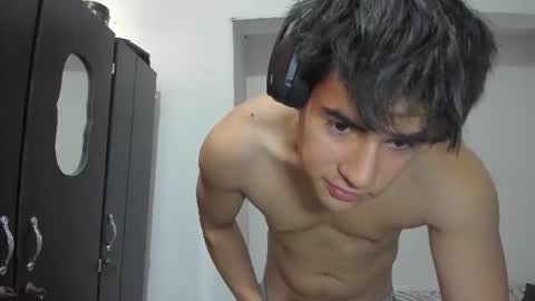 Snapshot of max_miller66 chatting on June 2026 05:58:01 PM Max online show from June 2026 05:58:01 PM