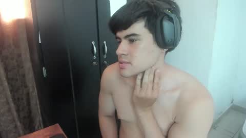 Snapshot of max_miller66 chatting on August 2026 04:33:02 PM Max online show from August 2026 04:33:02 PM