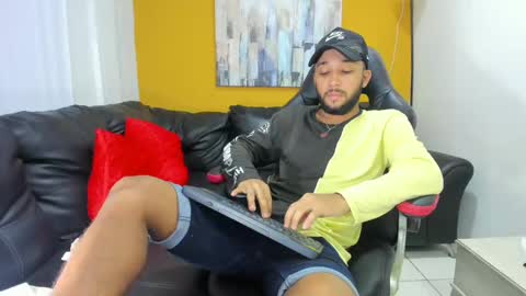 Snapshot of max_sexyhot26 chatting on January 2025 06:17:01 AM max_sexyhot26 online show from January 2025 06:17:01 AM