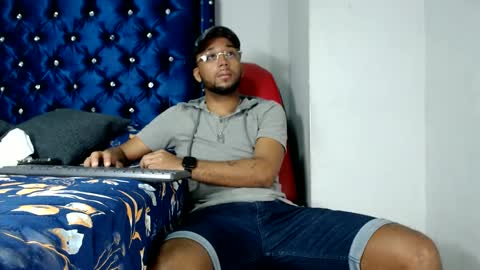 Snapshot of max_sexyhot26 chatting on February 2025 02:38:01 AM max_sexyhot26 online show from February 2025 02:38:01 AM