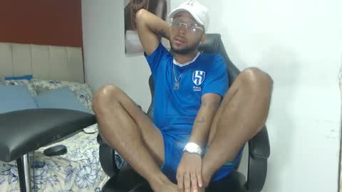 Snapshot of max_sexyhot26 chatting on February 2025 06:00:01 AM max_sexyhot26 online show from February 2025 06:00:01 AM