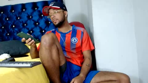 Snapshot of max_sexyhot26 chatting on February 2025 06:04:01 AM max_sexyhot26 online show from February 2025 06:04:01 AM
