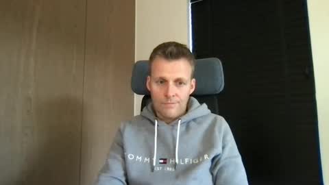 Snapshot of max_straight_1 chatting on January 2025 01:41:01 PM Max take off clothes online show from January 2025 01:41:01 PM