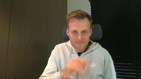 Snapshot of max_straight_1 chatting on November 2025 10:17:02 AM Max take off clothes online show from November 2025 10:17:02 AM