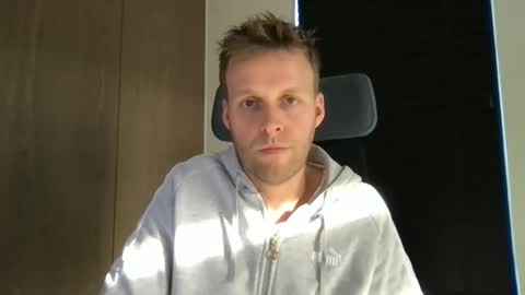 Snapshot of max_straight_1 chatting on January 2026 11:47:01 AM Max take off clothes online show from January 2026 11:47:01 AM