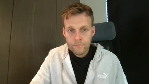 Snapshot of max_straight_1 chatting on January 2026 12:18:01 PM Max take off clothes online show from January 2026 12:18:01 PM