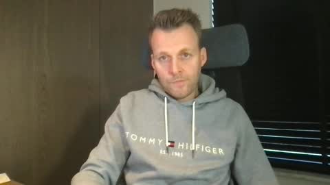 Snapshot of max_straight_1 chatting on February 2026 08:12:01 AM Max take off clothes online show from February 2026 08:12:01 AM