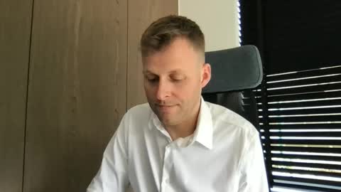 Max take off clothes online show from March 2026 12:55:01 PM