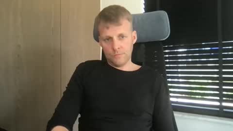 Snapshot of max_straight_1 chatting on April 2026 12:14:02 PM Max take off clothes online show from April 2026 12:14:02 PM