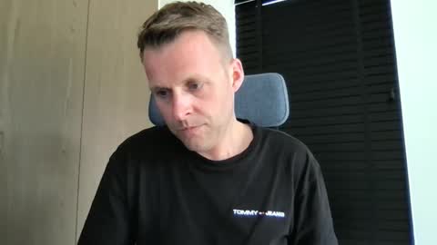 Snapshot of max_straight_1 chatting on May 2026 11:48:02 AM Max take off clothes online show from May 2026 11:48:02 AM