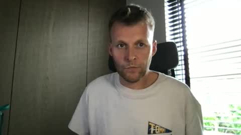 Snapshot of max_straight_1 chatting on May 2026 01:42:02 PM Max take off clothes online show from May 2026 01:42:02 PM