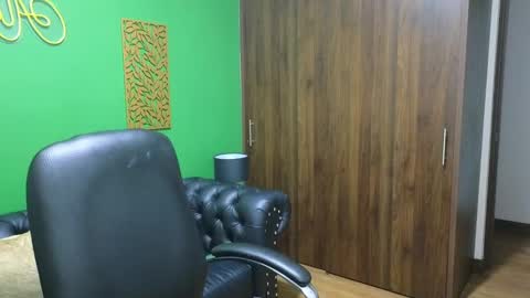 Max Taylor online show from December 2024 04:43:01 AM