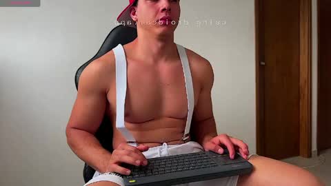 Snapshot of max_valiant1 chatting on June 2026 03:40:01 PM max_valiant1 online show from June 2026 03:40:01 PM