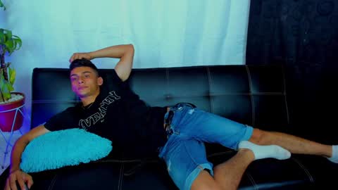 MAX     online show from January 2025 04:27:01 PM