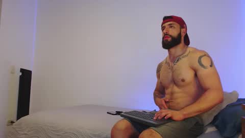 max_xl_ online show from January 2026 12:02:01 AM