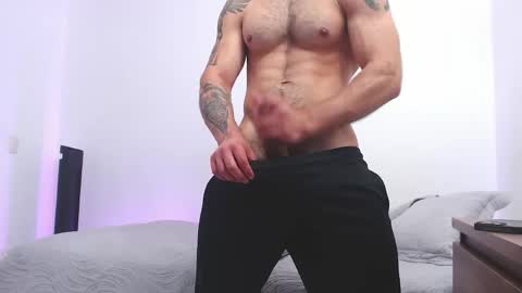 max_xl_ online show from April 2026 01:37:01 AM