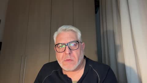 Snapshot of maxbillo chatting on March 2026 11:31:02 PM maxbillo online show from March 2026 11:31:02 PM