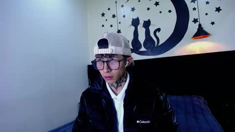 Snapshot of maxdominant_ chatting on October 2025 12:01:02 PM MaxDominant online show from October 2025 12:01:02 PM