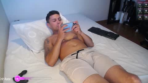 Snapshot of maxi_mux1 chatting on December 2024 05:07:01 AM MAXI online show from December 2024 05:07:01 AM