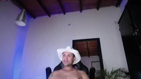 Snapshot of maxi_mux1 chatting on December 2024 06:11:02 AM MAXI online show from December 2024 06:11:02 AM