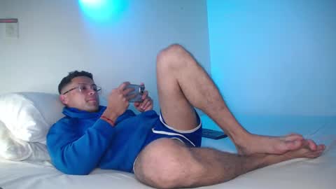 Snapshot of maxi_mux1 chatting on February 2025 06:04:01 AM MAXI online show from February 2025 06:04:01 AM