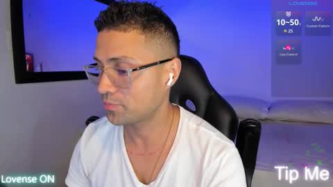 Snapshot of maxi_mux1 chatting on September 2025 03:41:02 AM MAXI online show from September 2025 03:41:02 AM