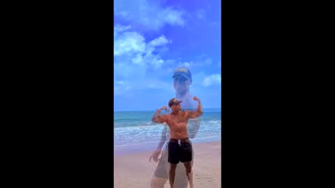 Snapshot of maxi_mux1 chatting on November 2025 02:45:01 AM MAXI online show from November 2025 02:45:01 AM