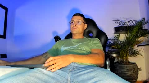 Snapshot of maxi_mux1 chatting on January 2026 02:58:02 AM MAXI online show from January 2026 02:58:02 AM