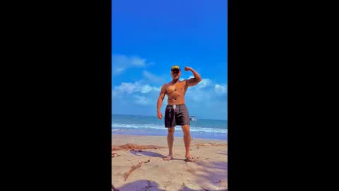 Snapshot of maxi_mux1 chatting on February 2026 12:58:01 AM MAXI online show from February 2026 12:58:01 AM