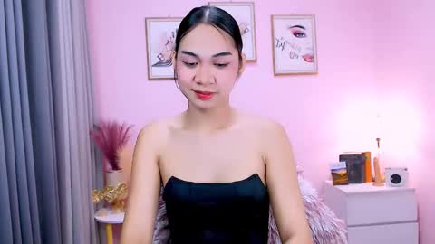 maxie greyson online show from February 2025 12:30:02 AM