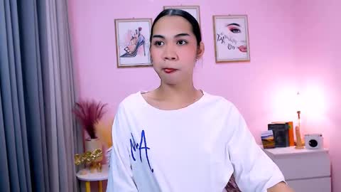 maxie greyson online show from February 2025 06:38:02 AM