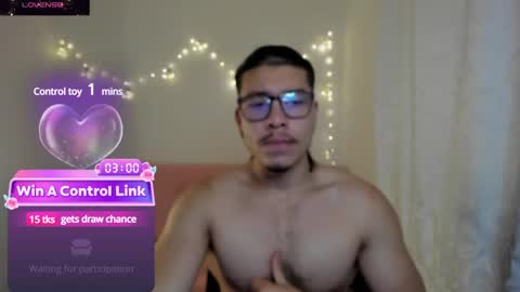 Snapshot of maxifit_ chatting on January 2025 10:52:02 AM Mikael online show from January 2025 10:52:02 AM