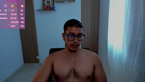 Snapshot of maxifit_ chatting on January 2025 12:06:02 PM Mikael online show from January 2025 12:06:02 PM