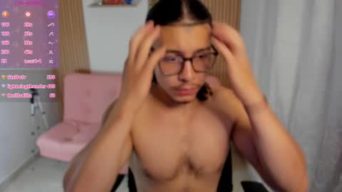 Snapshot of maxifit_ chatting on February 2025 10:10:02 AM Mikael online show from February 2025 10:10:02 AM