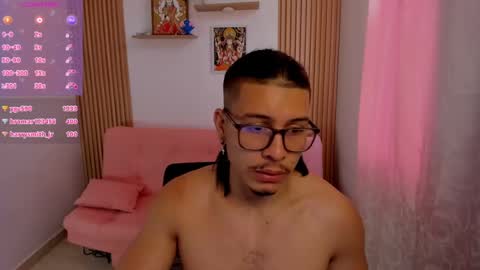 Snapshot of maxifit_ chatting on February 2025 01:22:01 PM Mikael online show from February 2025 01:22:01 PM