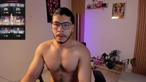 Snapshot of maxifit_ chatting on October 2025 10:45:01 AM Mikael online show from October 2025 10:45:01 AM