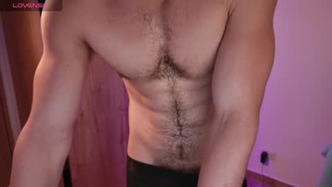 Mikael online show from December 2025 09:03:01 AM