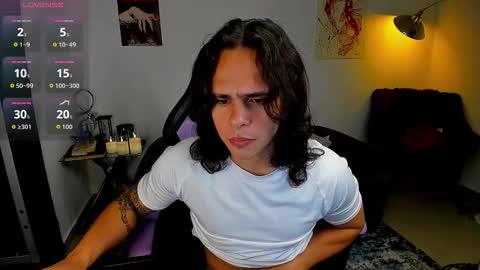 Snapshot of maximiliano_scoott_ chatting on December 2025 05:17:02 AM maximiliano_scoott_ online show from December 2025 05:17:02 AM