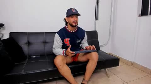 Snapshot of maximo004 chatting on November 2025 03:31:01 AM Maximo online show from November 2025 03:31:01 AM