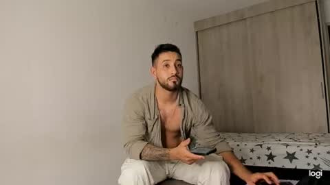 Snapshot of maximo004 chatting on June 2026 04:25:01 AM Maximo online show from June 2026 04:25:01 AM