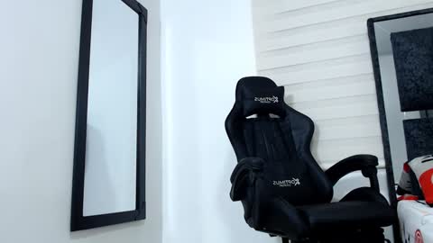 Snapshot of maximo_sebastian chatting on January 2025 01:37:02 AM Maximo Sebastian online show from January 2025 01:37:02 AM