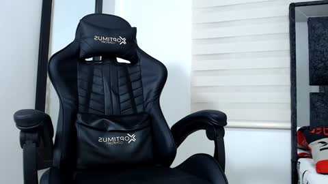 Snapshot of maximo_sebastian chatting on February 2025 06:34:02 AM Maximo Sebastian online show from February 2025 06:34:02 AM