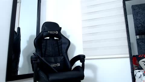 Snapshot of maximo_sebastian chatting on March 2025 03:54:01 AM Maximo Sebastian online show from March 2025 03:54:01 AM