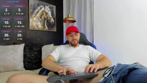 Maximo Wolf online show from October 2025 09:17:02 PM