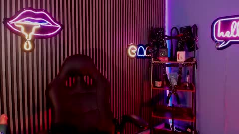 MAXIMO online show from May 2026 04:07:01 AM