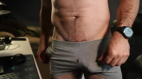 Maximus7871 online show from November 2025 04:40:02 PM