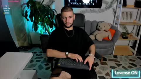 Snapshot of maximusclark1_ chatting on January 2026 03:34:01 AM Maximus online show from January 2026 03:34:01 AM