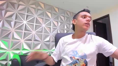 Snapshot of maximuss_19 chatting on December 2024 07:05:02 PM Maximus online show from December 2024 07:05:02 PM