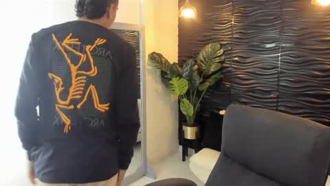 Snapshot of maximuss_19 chatting on January 2025 01:19:02 PM Maximus online show from January 2025 01:19:02 PM